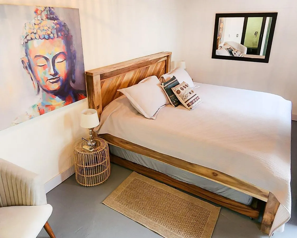 فيلا Manila House With Jacuzzi ميديلين 0*,